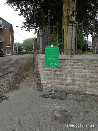 Bilstain - devant l'église